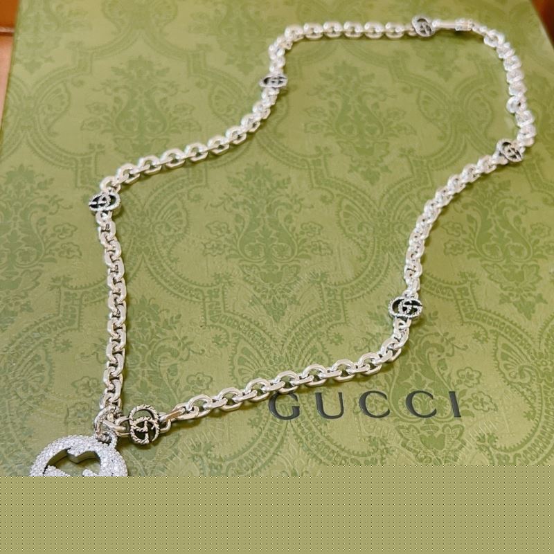 G*u*i necklaces
